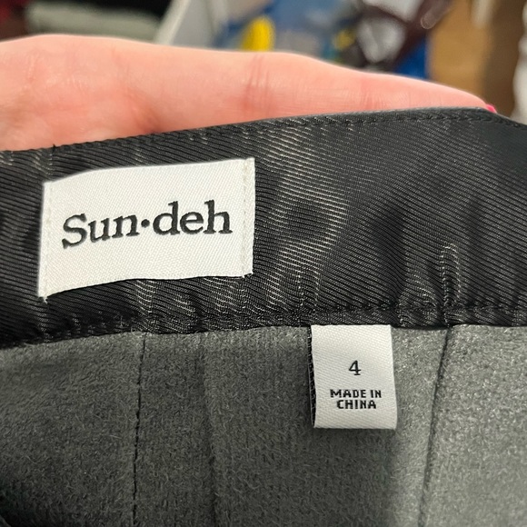 Aritzia leather skirt Sunday best - Picture 2 of 2